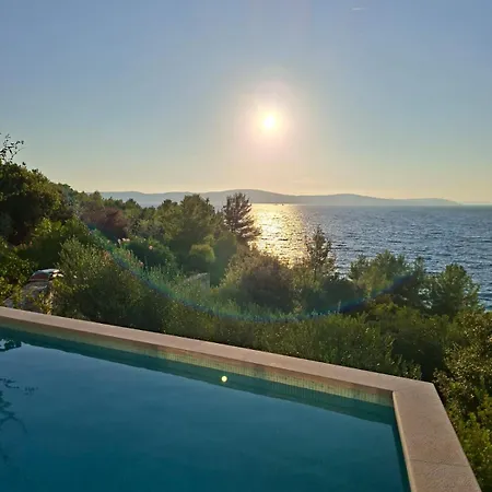 Mit Pool Und Meerzugang Hébergement de vacances
